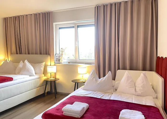 Lumen Homes - Design-Apt. Nahe Audi Und Altstadt, 3 Zimmer, Netflix