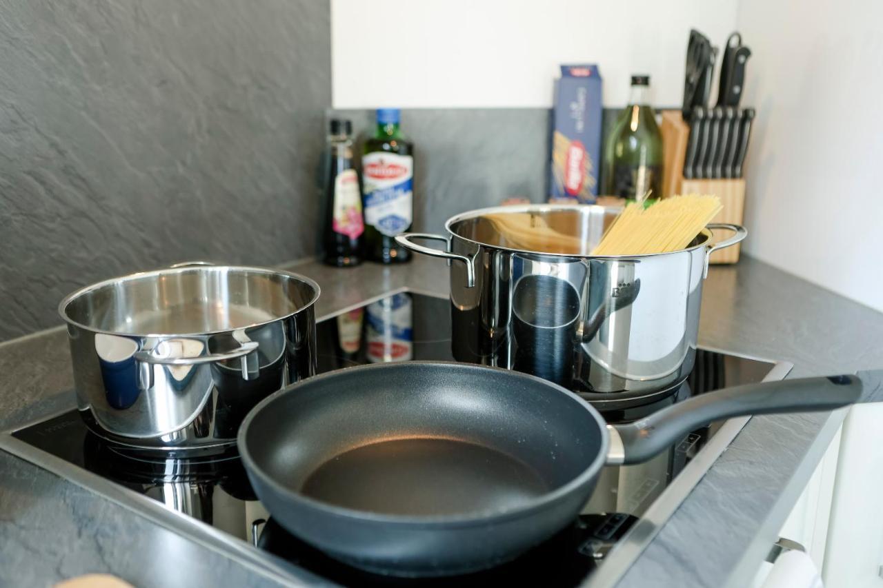 Lumen Homes - Design-apt. Nahe Audi Und Altstadt, 3 Zimmer, Netflix